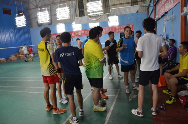 �������