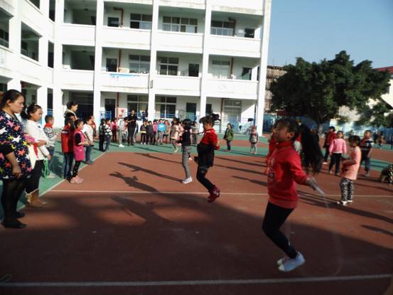 ����Сѧ��չ������������