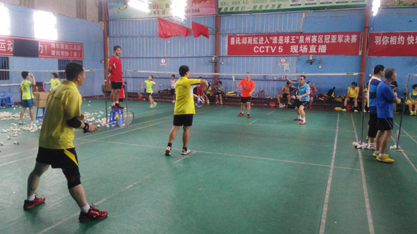 ���������˶������е���ë��˫��ͼƬ1559