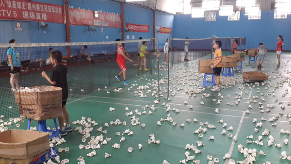 ������Сѧ����ٷż�ʱ����ë����ѵ32