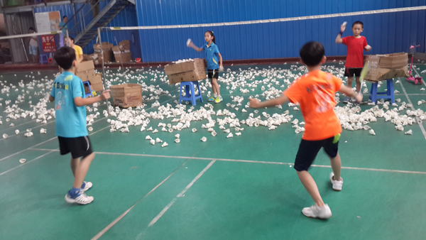 ������Сѧ����ٷż�ʱ����ë����ѵ35