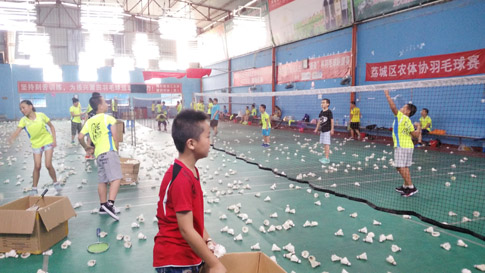 ������ë��ѵ��������ٰ���ѵ�����ϵ�ͼƬ��Ϊ2015����ʡ��Сѧ����ë�����������������佱1006