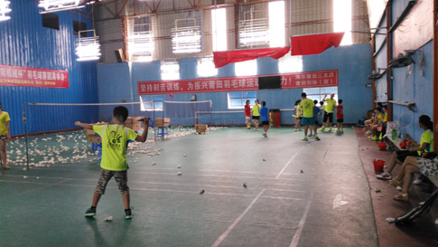 ������ë��ѵ��������ٰ���ѵ�����ϵ�ͼƬ��Ϊ2015����ʡ��Сѧ����ë�����������������佱17