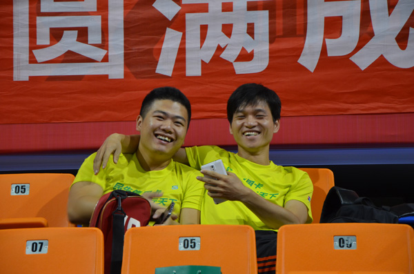 �μ���ë��˫��