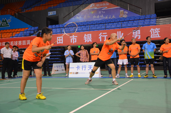 ��ë���˫������