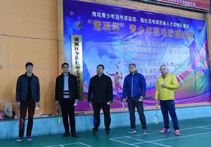 �������Ļ����������ξ��쵼���Լ�����������У�쵼�ڿ�Ļʽ��